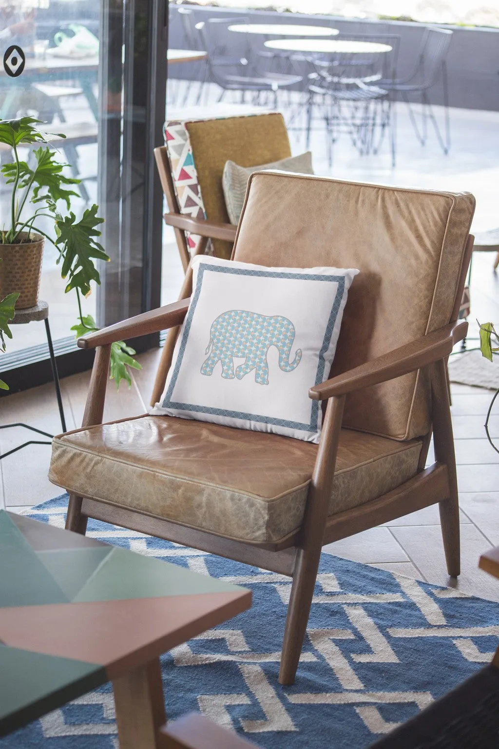 26” Blue White Elephant Indoor Outdoor Zippered Throw Pillow