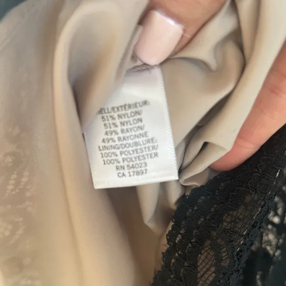 Banana Republic Lined Lace Skirt Sz. 8 Gently Loved