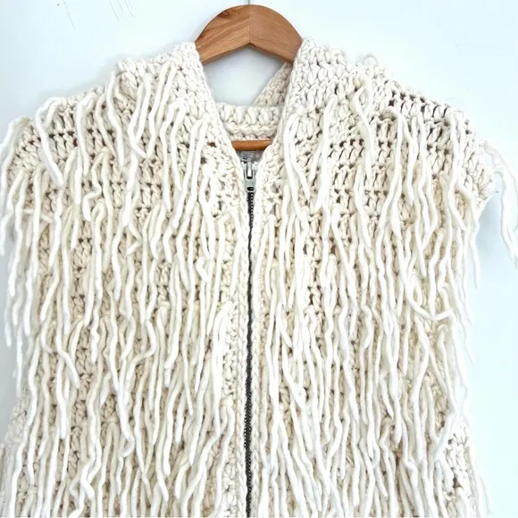 ECOTE Natural Cream Wool Blend Fringe Shaggy Knit Hoodie Zipper Vest Sz M NWT