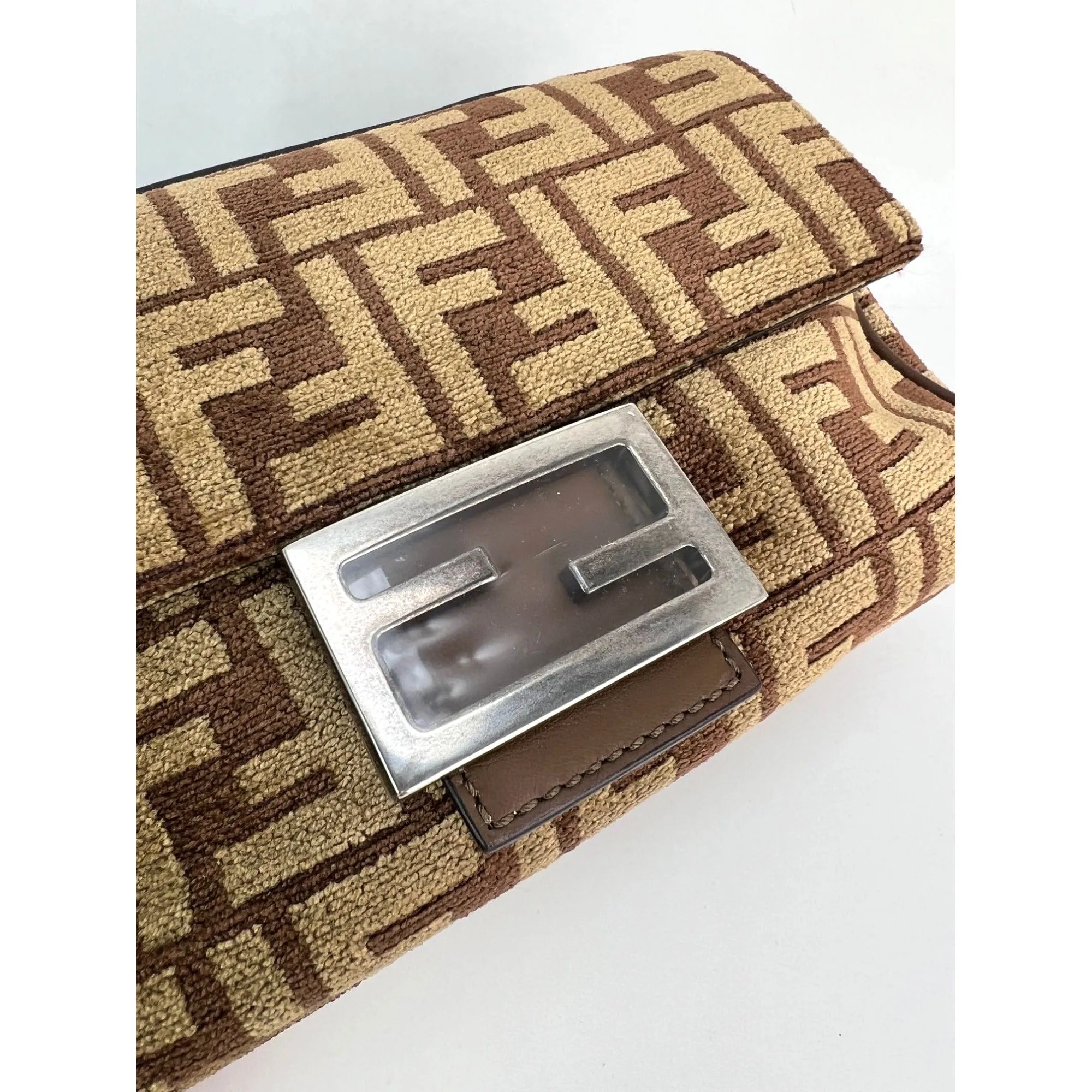 Fendi Chenille Vitello Seta FF midi Chain Baguette Sand Shoulder Bag