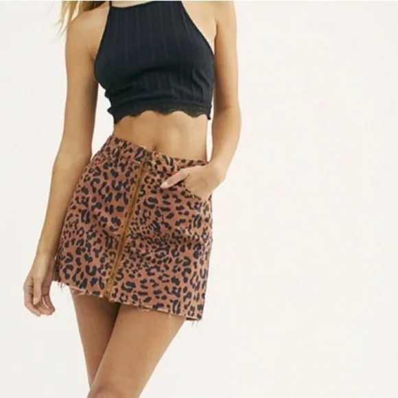 FREE PEOPLE Zip It Up Leopard Cheetah Printed Mini Skirt Size 26 NWT