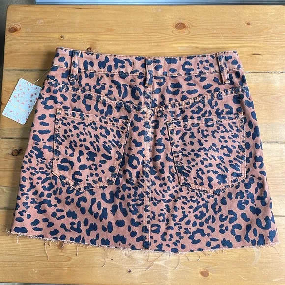 FREE PEOPLE Zip It Up Leopard Cheetah Printed Mini Skirt Size 26 NWT