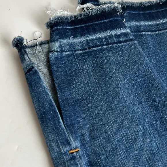 Judy Blue Sharon High Rise Released Hem Skinny blue jean zip closure