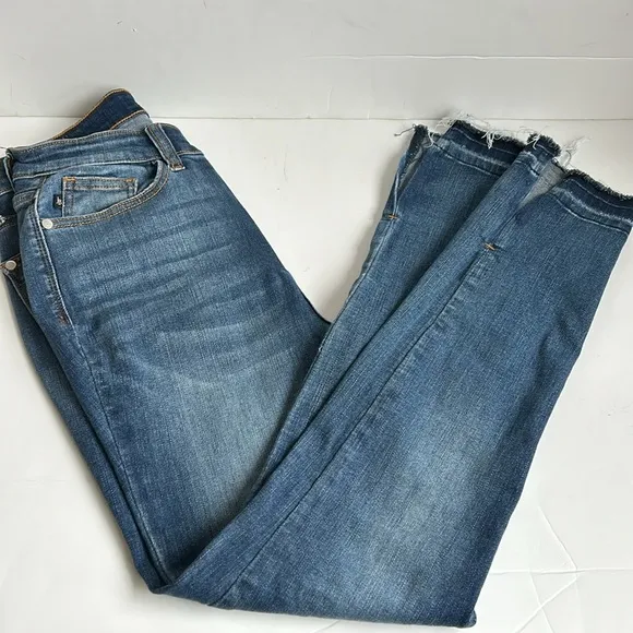 Judy Blue Sharon High Rise Released Hem Skinny blue jean zip closure