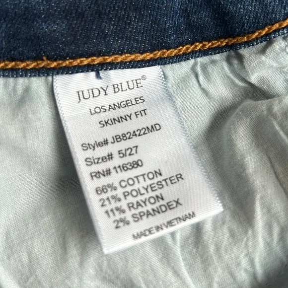 Judy Blue Sharon High Rise Released Hem Skinny blue jean zip closure