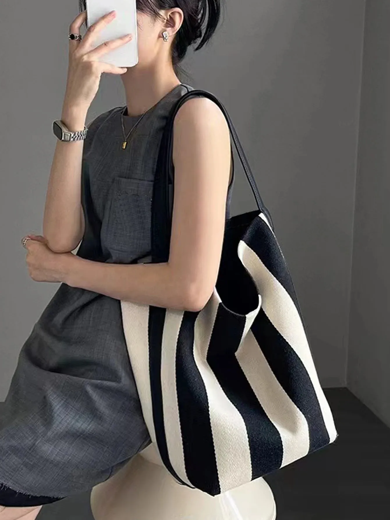 Kawaii Striped Canvas Bucket Bag 👜✨ - Large Capacity Commuting Tote for Trendy Women 🌈💕