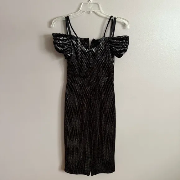 Laundry By Shelli Segal Black Velvet Off the Shoulder Sheath Dress Size 0