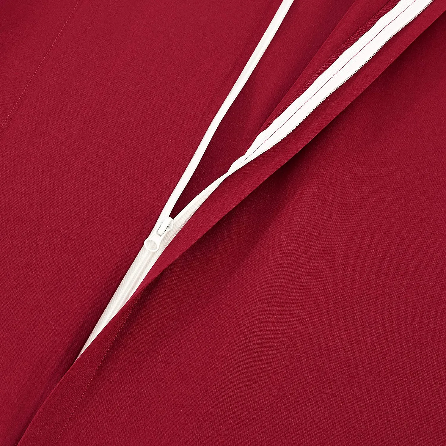 New AmazonBasics Light-Weight Microfiber Duvet Cover Set with Zipper Closure - Full/Queen, Burgundy! Wrinkle & Fade Resistant