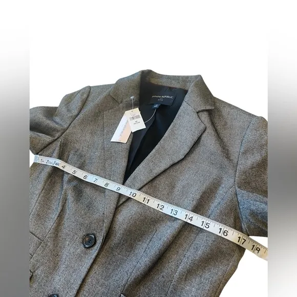 NWT Banana republic factory Grey 2 button front blazer jacket size 4 petite