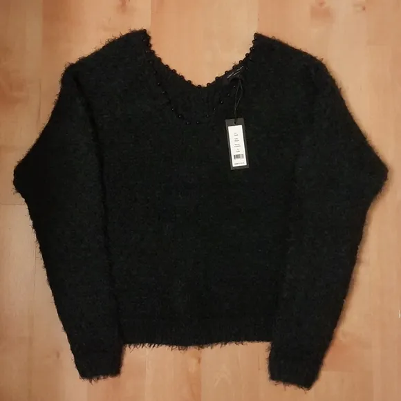 NWT, Romeo   Juliet Couture Pull Over Sweater