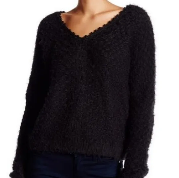 NWT, Romeo   Juliet Couture Pull Over Sweater