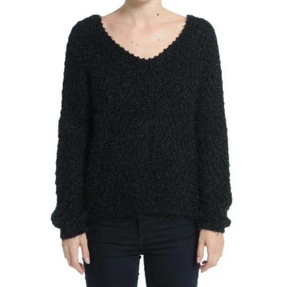 NWT, Romeo   Juliet Couture Pull Over Sweater