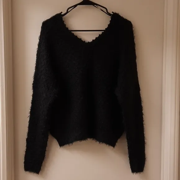 NWT, Romeo   Juliet Couture Pull Over Sweater