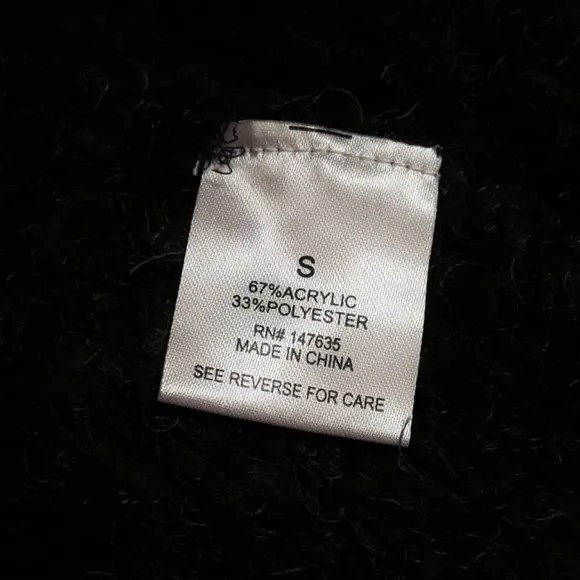 NWT, Romeo   Juliet Couture Pull Over Sweater