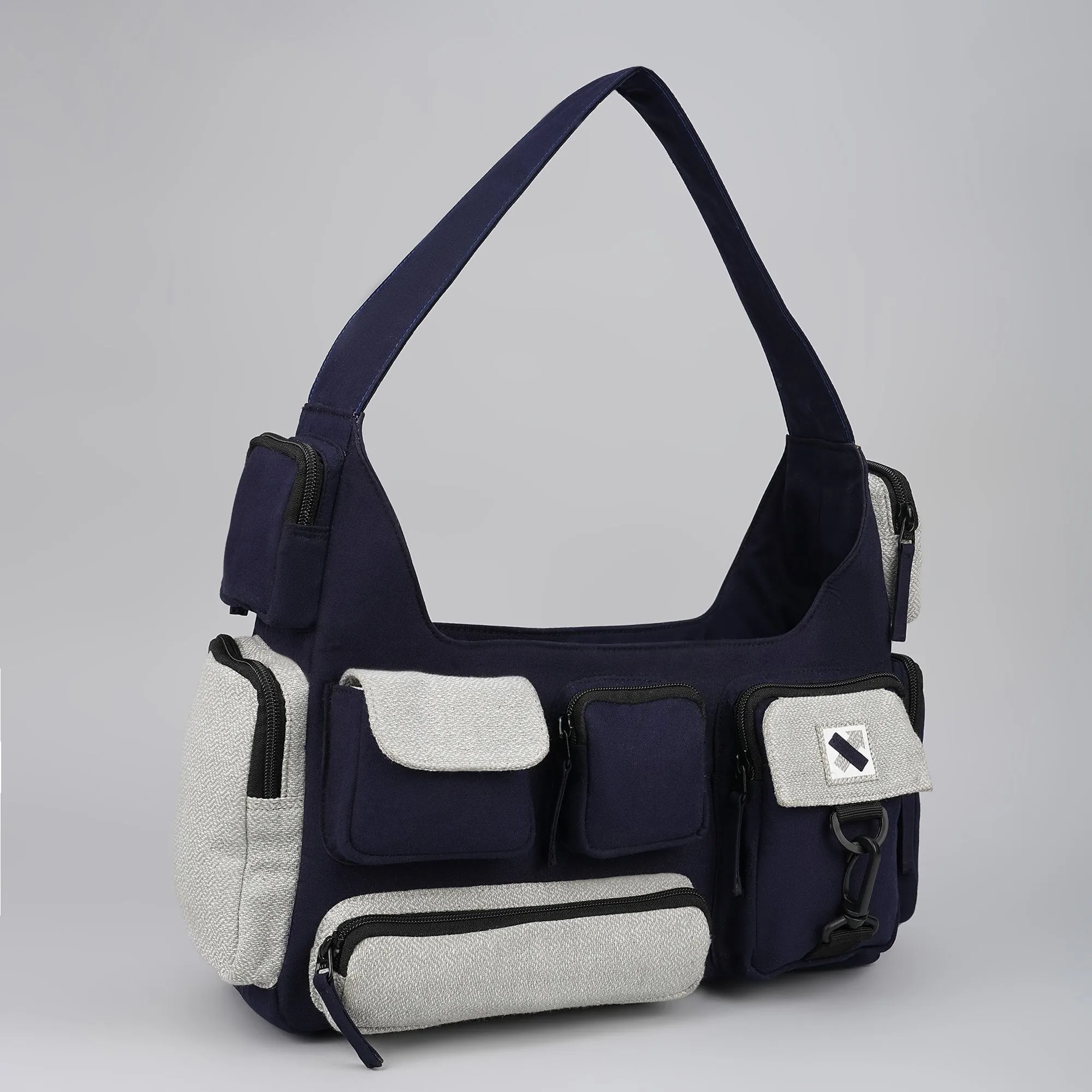 POCKET CLUSTER 243.156 SHOULDER BAG