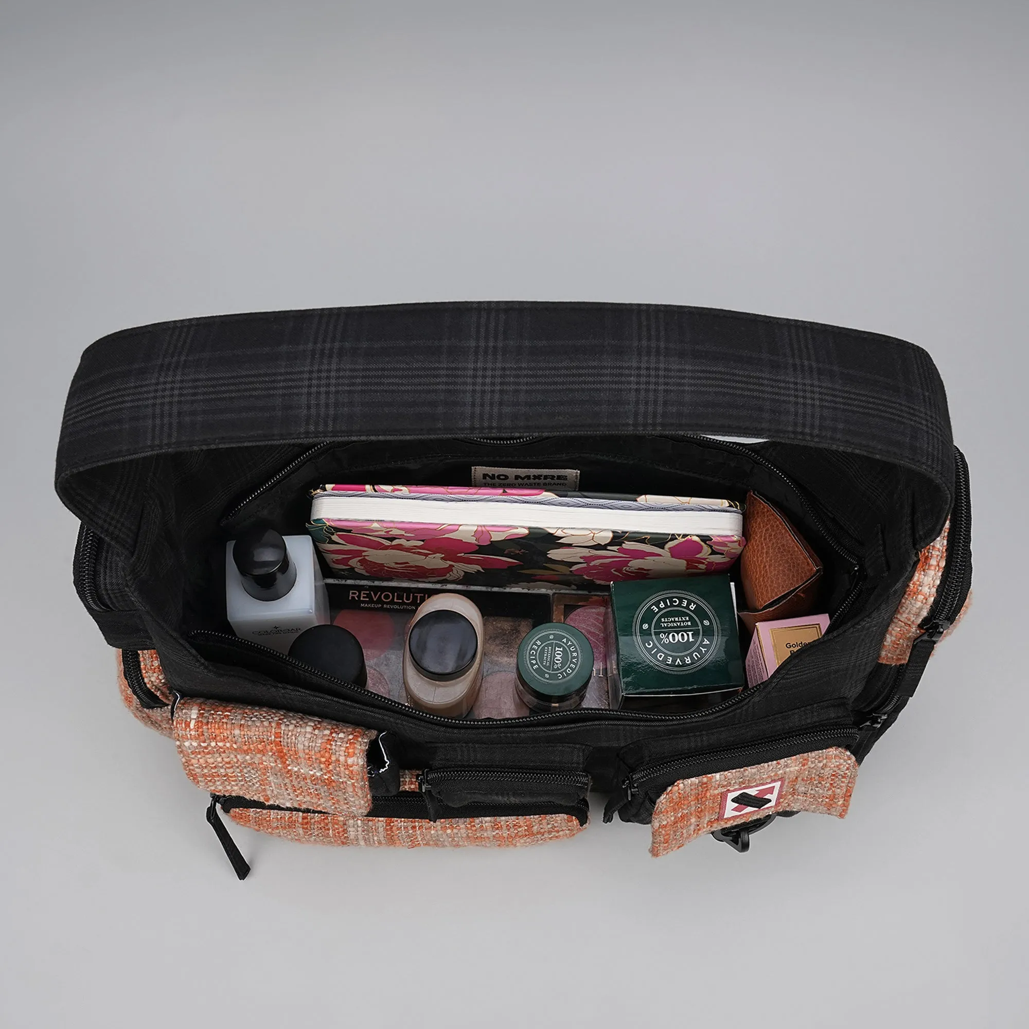 POCKET CLUSTER 243.158 SHOULDER BAG
