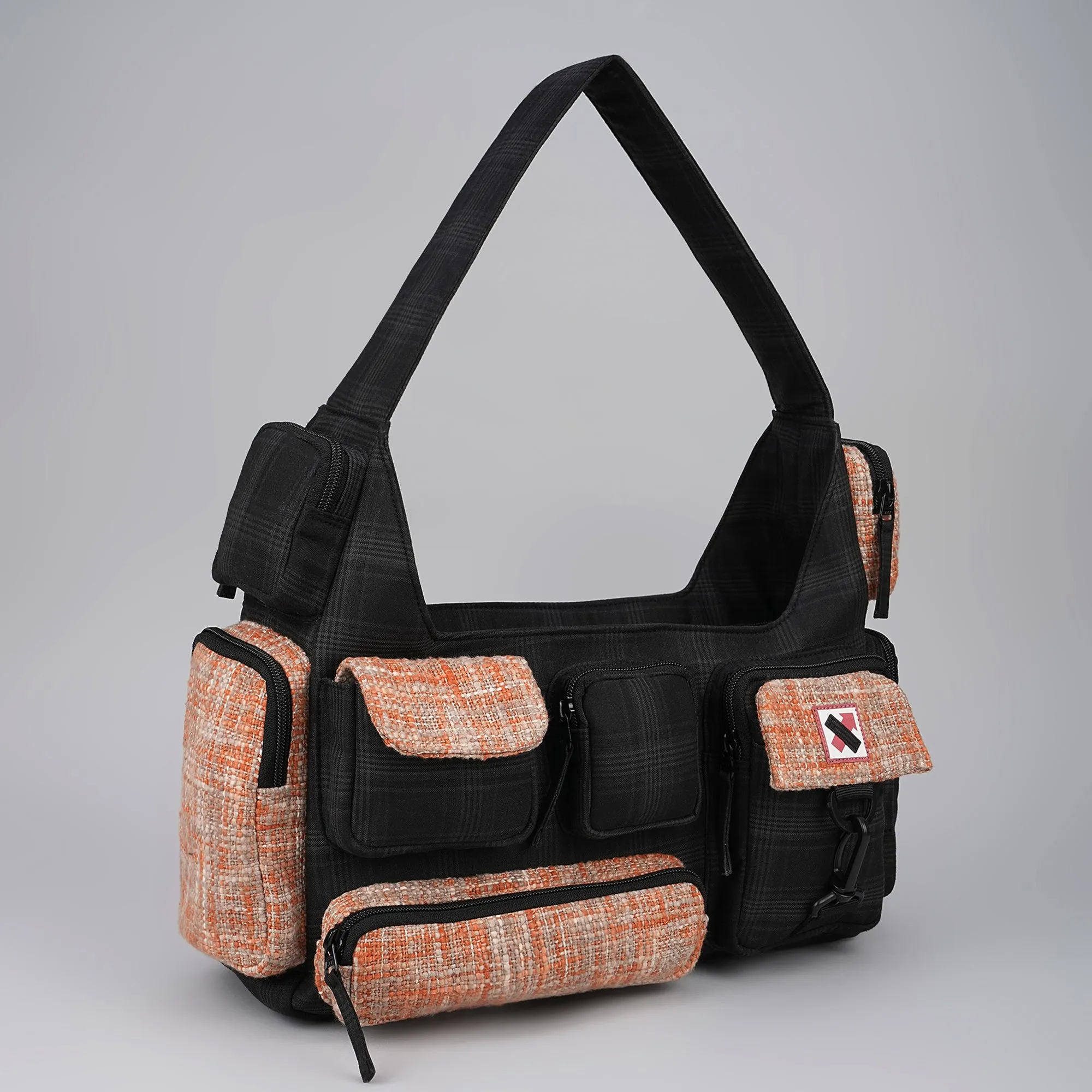 POCKET CLUSTER 243.158 SHOULDER BAG