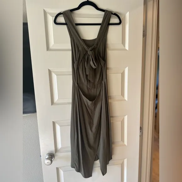 Reformation Square Neck Low back Crepe Midi Dress in Olive Green