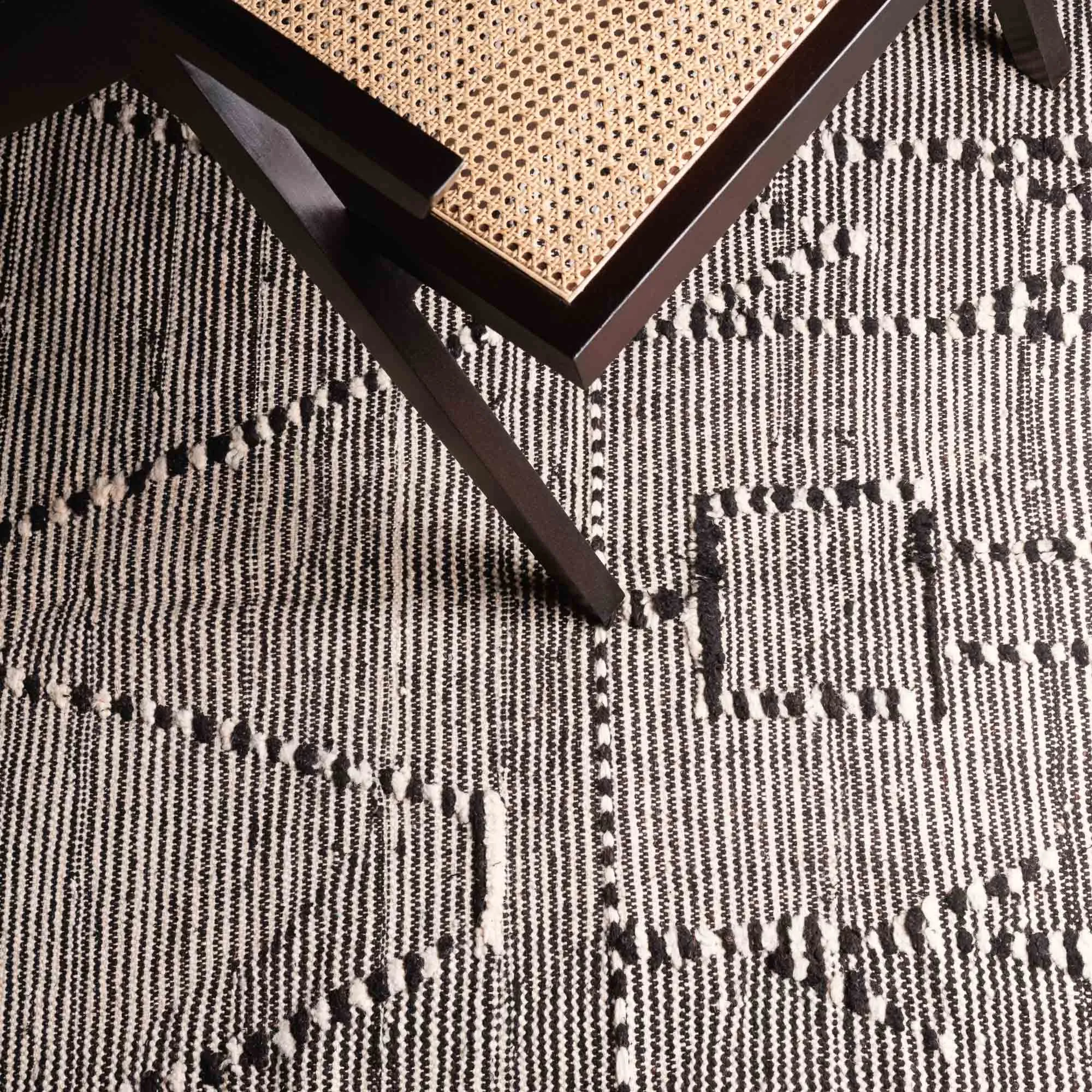Sadghiyan - taznakht kilim rug
