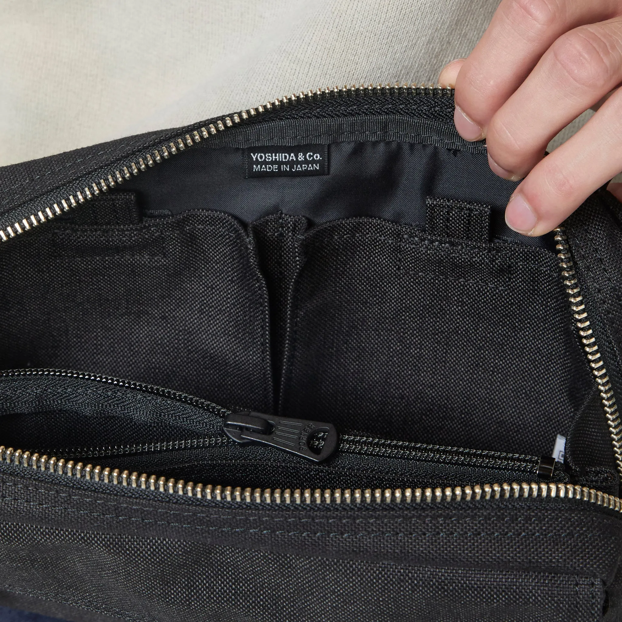 Smoky 2-Way Shoulder Bag Black