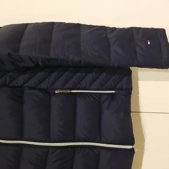 Tommy Hilfiger Featherweight Packable 90% Down Jacket in Navy
