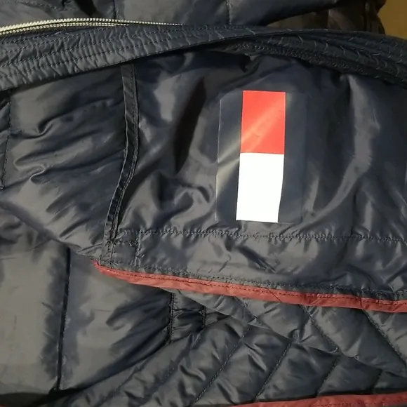 Tommy Hilfiger Featherweight Packable 90% Down Jacket in Navy