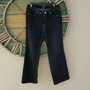 White House Black Market Blanc bootleg jean
