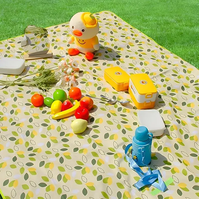 YU FENG Picnic Blanket Waterproof Foldable Green Leaves Outdoor Beach Blankets Lightweight Tote Shaped Mat for Travel Camping Family Party (80x80 inch)