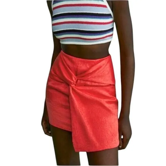 ZARA Coral Red Sateen Mini Skirt with Knot Detail Bloggers Fave Size XS